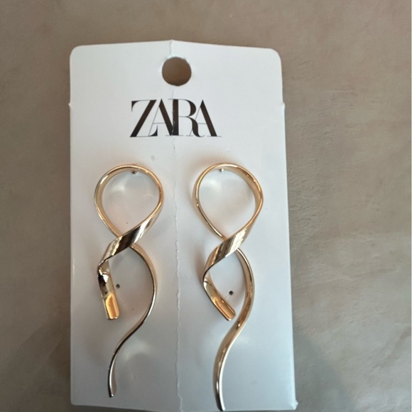 ZARA Irregular Gold Toned Earrings NWT Infinity. 🔥✨✨✨ - Picture 4 of 7